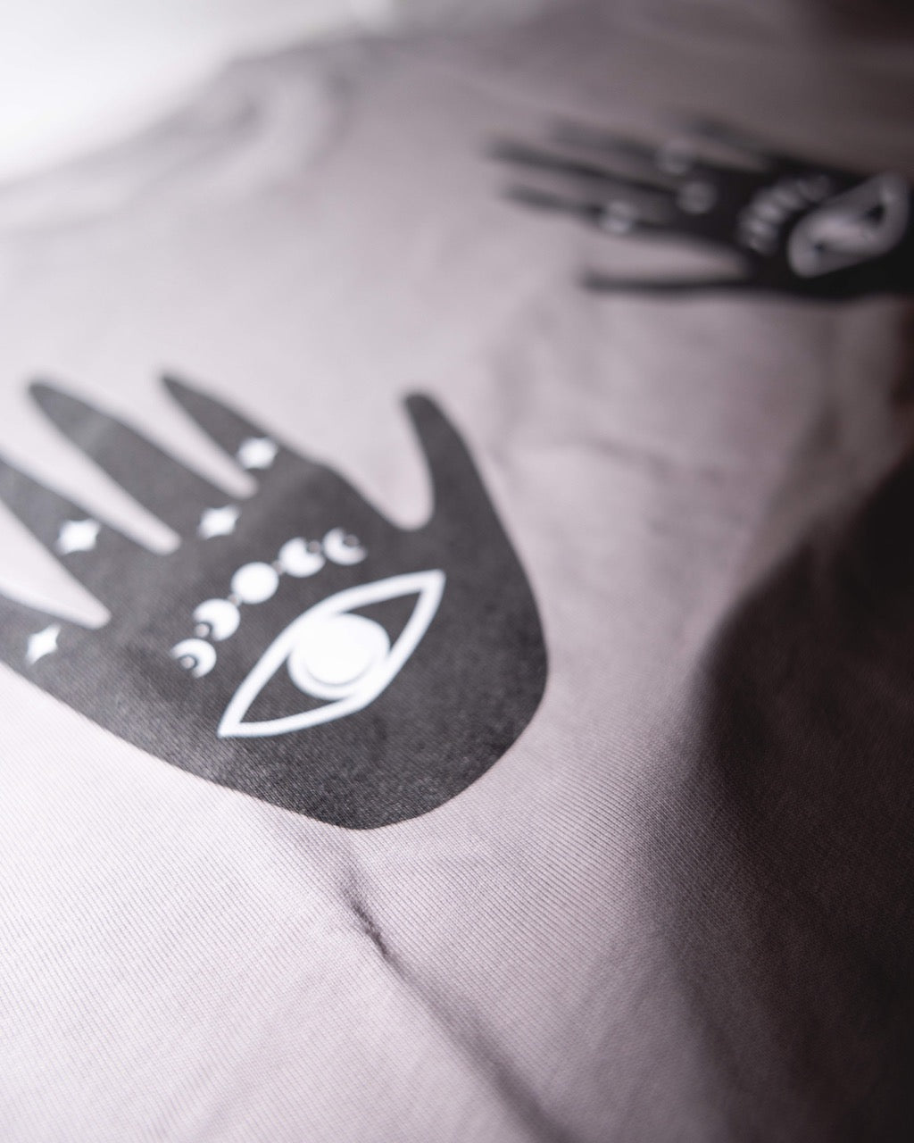 SPIRIThands - Loose Cut T