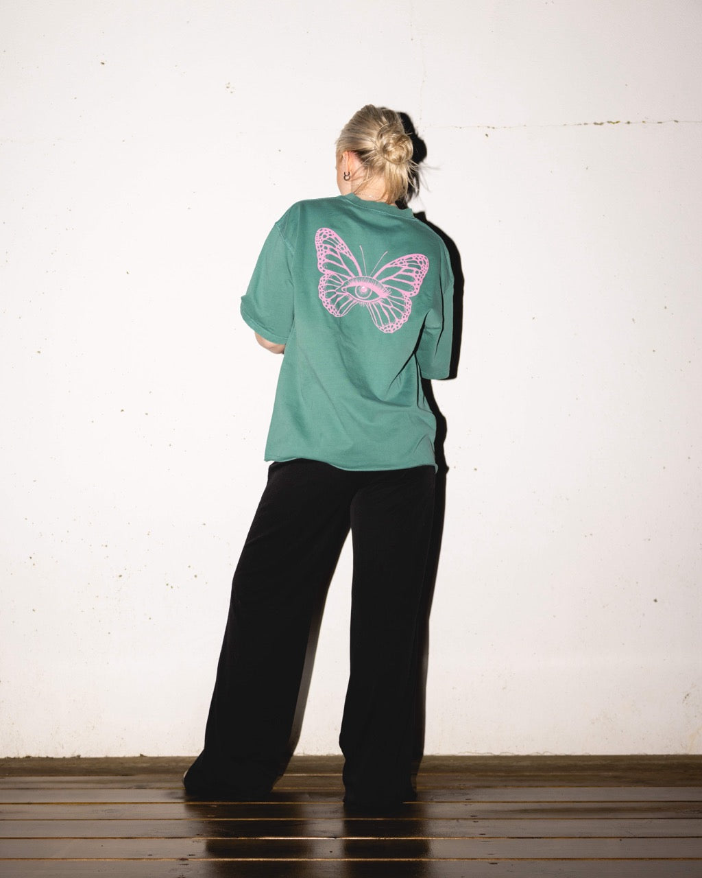 FLY EYE - Boxy Cut Faded Look Back Logo T