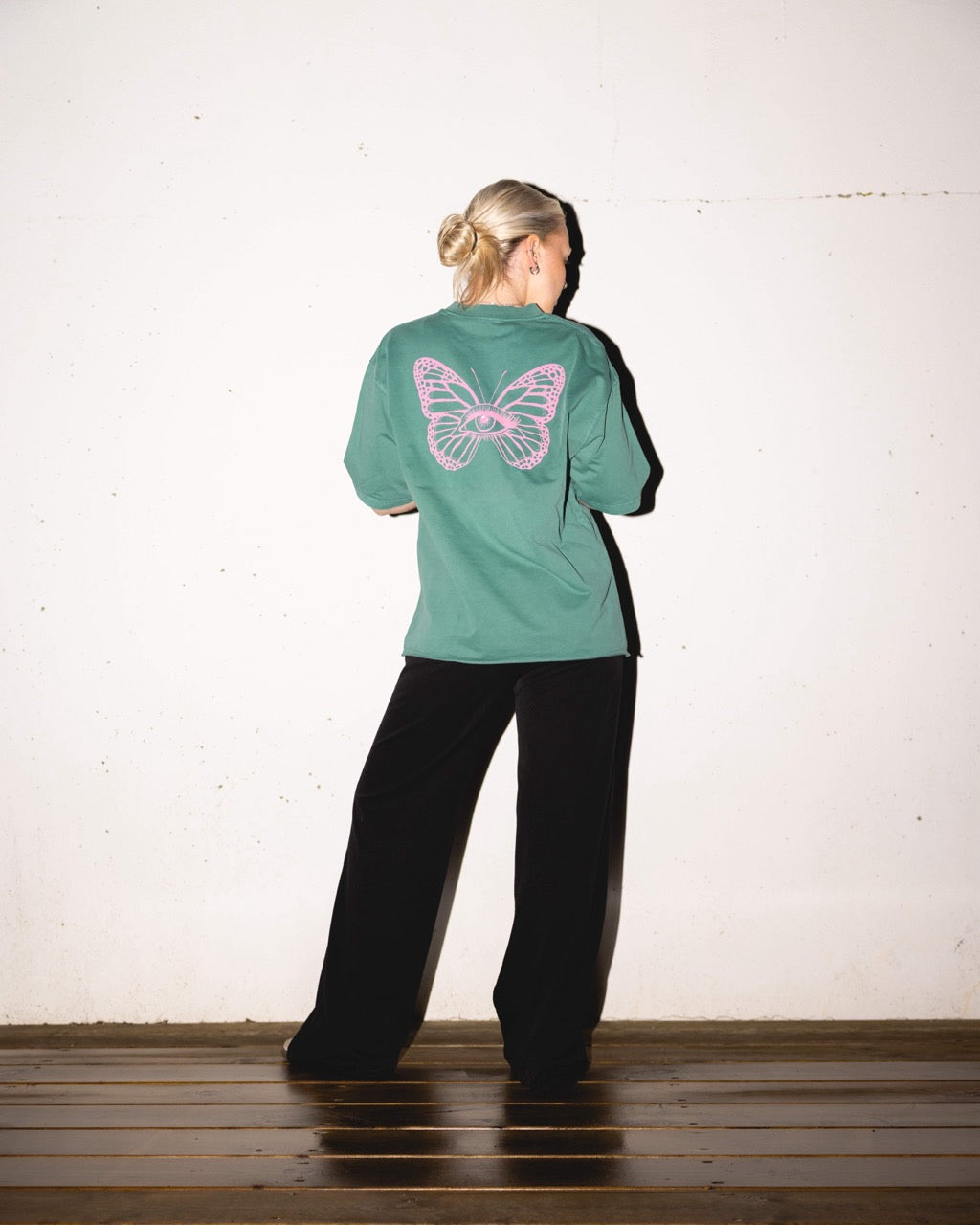 FLY EYE - Boxy Cut Faded Look Back Logo T