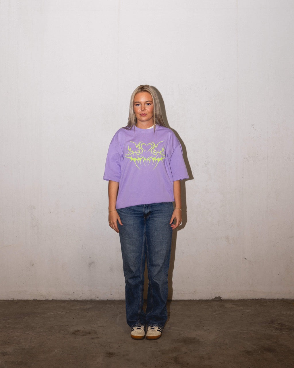 EDGY HEART - Loose Cut Tee